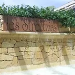 The Originals Residence, Les Strelitzias מלון דירות ז'ואן-לה-פינס
