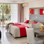 The Originals Residence, Les Strelitzias מלון דירות 4*