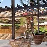 מלון דירות The Originals Residence, Les Strelitzias ז'ואן-לה-פינס
