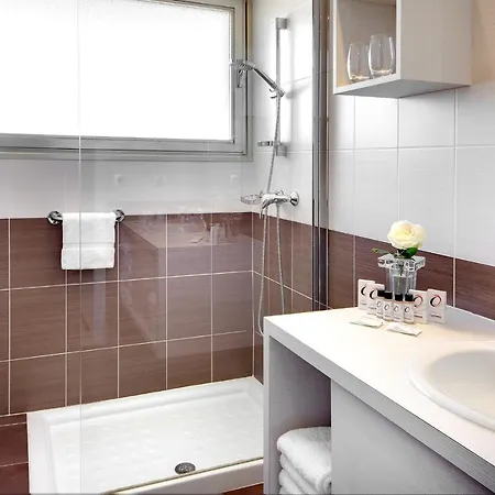 The Originals Résidence, Les Strélitzias 4*