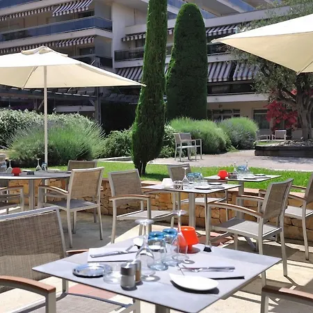 Appart hôtel The Originals Résidence, Les Strélitzias Juan-les-Pins