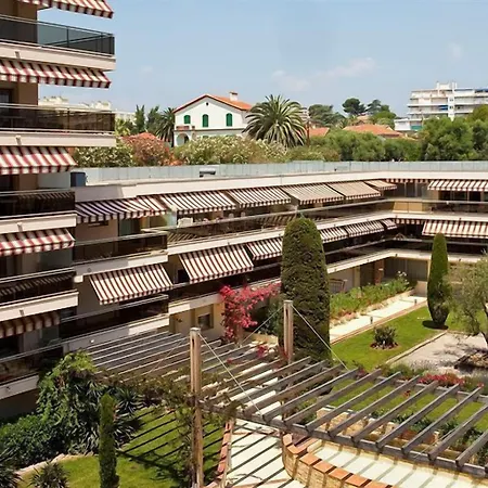 Aparthotel The Originals Residence, Les Strelitzias Juan-les-Pins