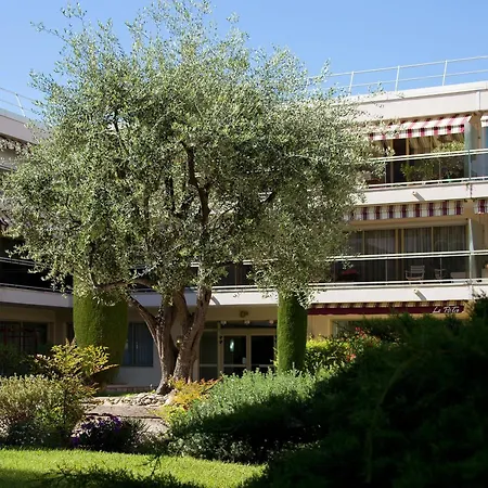 Apartmanhotel The Originals Residence, Les Strelitzias