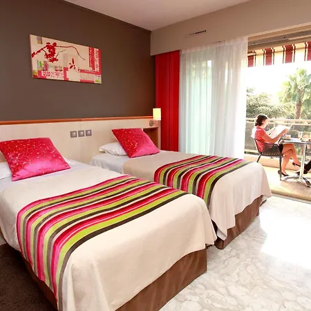 Appart hôtel The Originals Résidence, Les Strélitzias Juan-les-Pins