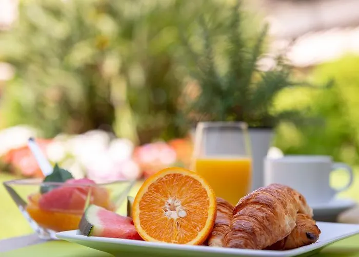 The Originals Residence, Les Strelitzias Aparthotel