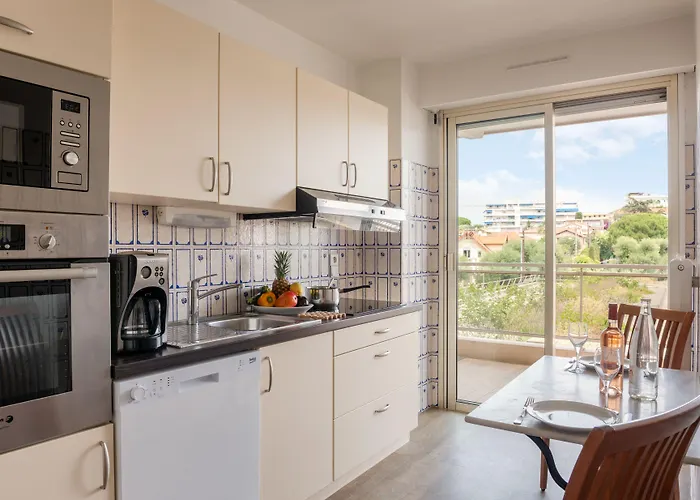 The Originals Residence, Les Strelitzias Juan-les-Pins