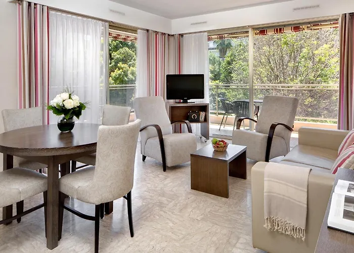 The Originals Residence, Les Strelitzias 4*