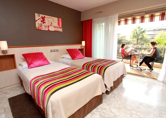 Aparthotel The Originals Residence, Les Strelitzias Juan-les-Pins