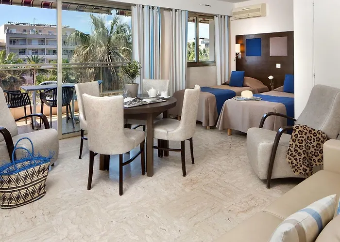 The Originals Residence, Les Strelitzias 4*