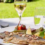 The Originals Residence, Les Strelitzias Apart-hotel 4*