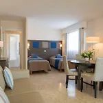 Apart-hotel The Originals Residence, Les Strelitzias Juan-les-Pins