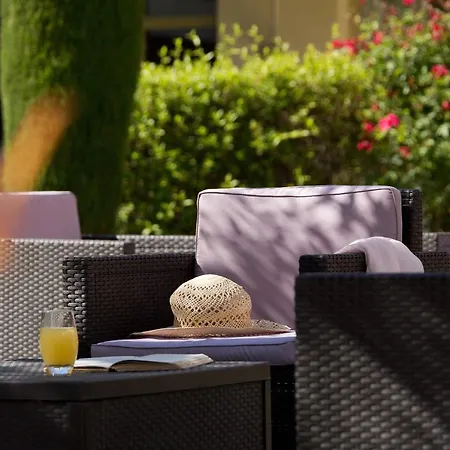 The Originals Residence, Les Strelitzias Жуан-ле-Пен