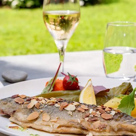 The Originals Residence, Les Strelitzias Апарт-отель 4*