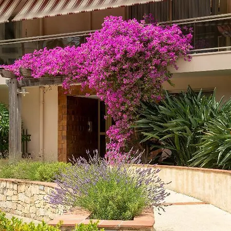 The Originals Residence, Les Strelitzias Апарт-отель