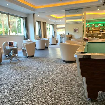 Aparthotel The Originals Résidence, Les Strélitzias 4*