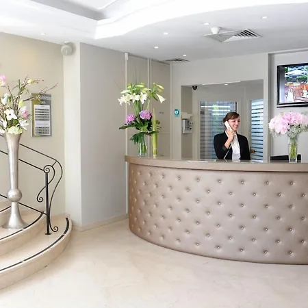 The Originals Residence, Les Strelitzias 4* Жуан-ле-Пен