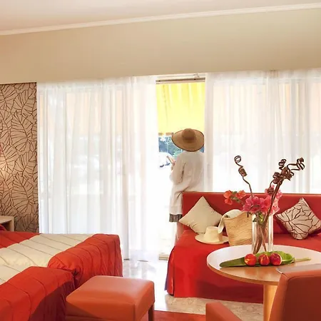 The Originals Residence, Les Strelitzias Апарт-отель