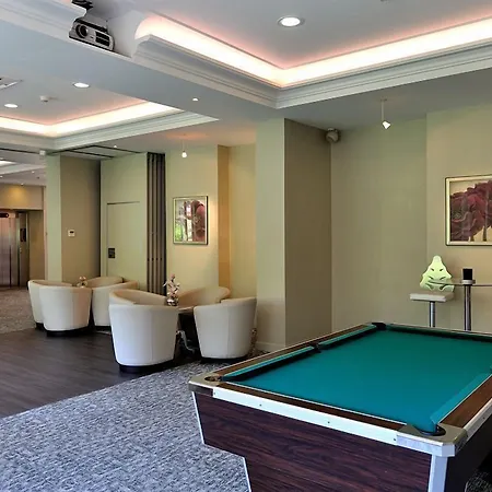 The Originals Residence, Les Strelitzias Апарт-отель 4*