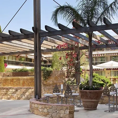 The Originals Residence, Les Strelitzias 4*