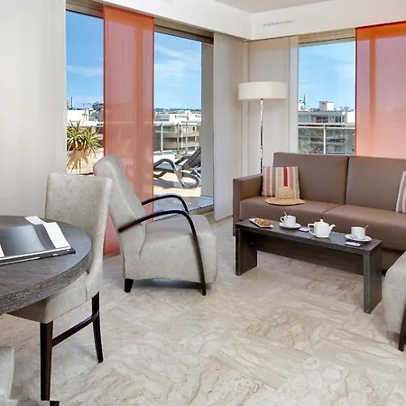 The Originals Residence, Les Strelitzias Апарт-отель Жуан-ле-Пен