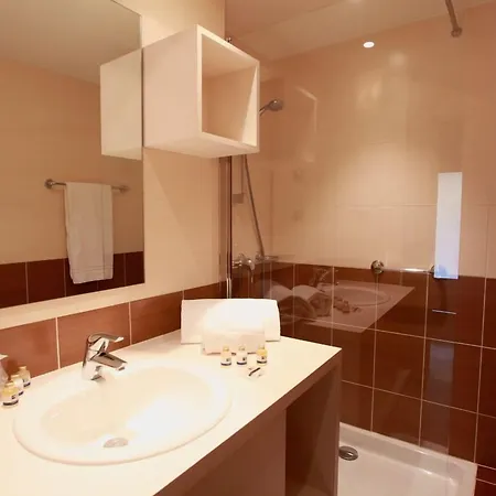 The Originals Residence, Les Strelitzias Апарт-отель 4*