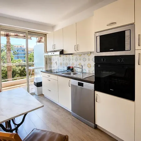 The Originals Residence, Les Strelitzias 4* ז'ואן-לה-פינס
