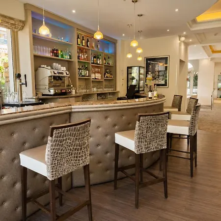 The Originals Residence, Les Strelitzias 4* Juan-les-Pins