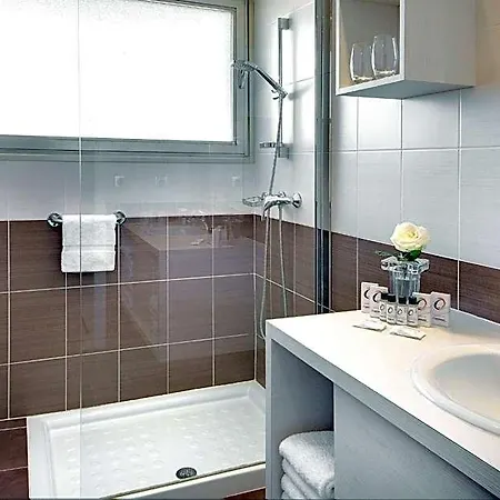 The Originals Residence, Les Strelitzias 4*
