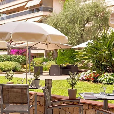 מלון דירות The Originals Residence, Les Strelitzias 4*