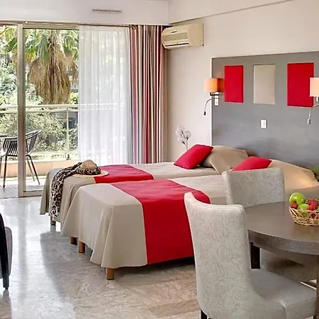 The Originals Residence, Les Strelitzias 4*