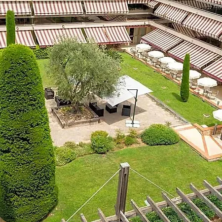 מלון דירות The Originals Residence, Les Strelitzias ז'ואן-לה-פינס