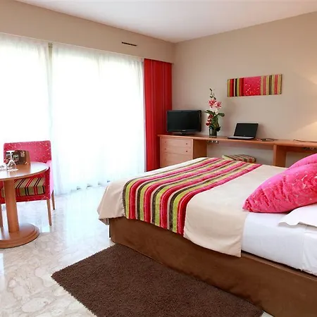 Aparthotel The Originals Résidence, Les Strélitzias Juan-les-Pins