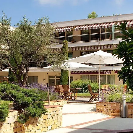 Aparthotel The Originals Residence, Les Strelitzias
