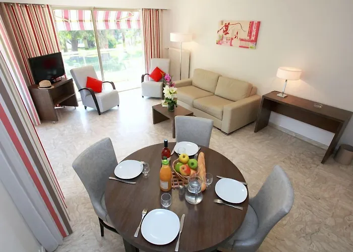 The Originals Résidence, Les Strélitzias Aparthotel 4*