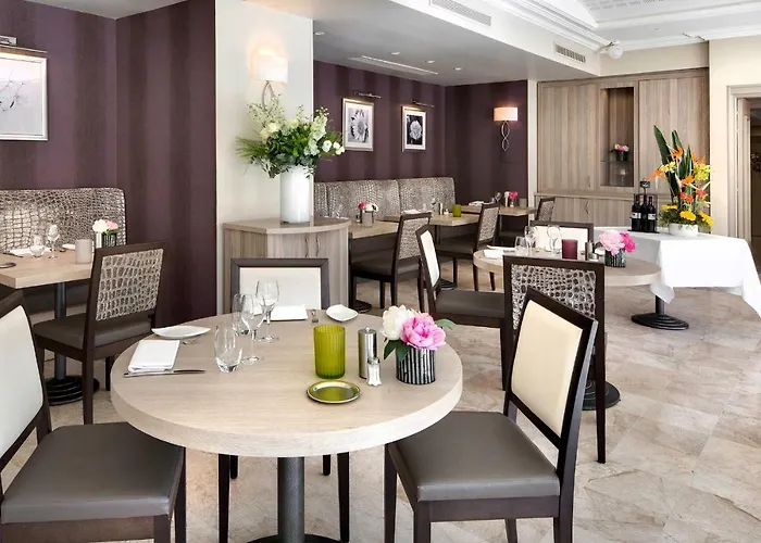 Апарт-отель The Originals Residence, Les Strelitzias Жуан-ле-Пен